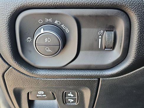 Used 2025 RAM 1500 Big Horn RWD image 25