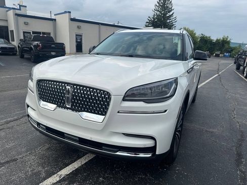 Used 2023 Lincoln Aviator AWD w/ Premium Package image 49