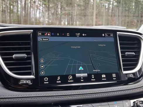 New 2026 Chrysler Pacifica Limited w/ S Appearance Package image 27