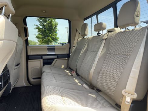 Used 2019 Ford F150 XLT w/ Equipment Group 302A Luxury AWD/4WD image 11