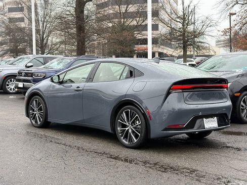 Used 2024 Toyota Prius XLE image 5