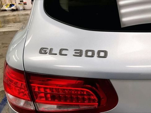 Used 2018 Mercedes-Benz GLC 300 4MATIC image 33