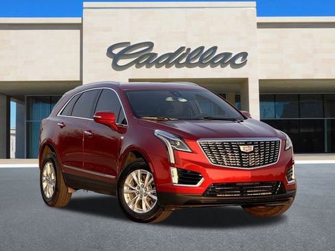 New 2026 Cadillac XT5 Luxury FWD image 2