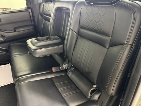 Used 2022 Nissan Frontier PRO-4X w/ Pro-4X Premium Package AWD/4WD image 36