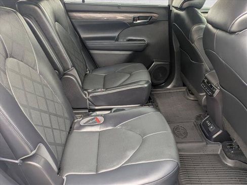 Used 2022 Toyota Highlander Platinum AWD/4WD image 27