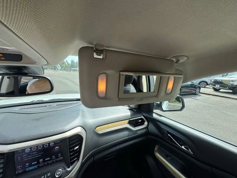 Used 2018 GMC Acadia Denali w/ Technology Package AWD/4WD image 29