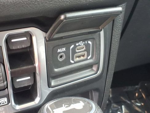 Used 2024 Jeep Wrangler Unlimited Sport AWD/4WD image 9