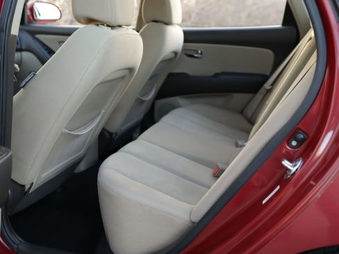 Used 2010 Hyundai Elantra GLS image 24