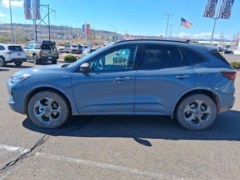 Used 2024 Ford Escape ST-Line image 2