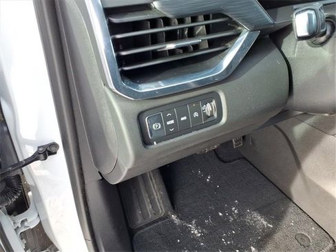 Used 2025 GMC Acadia Elevation image 20