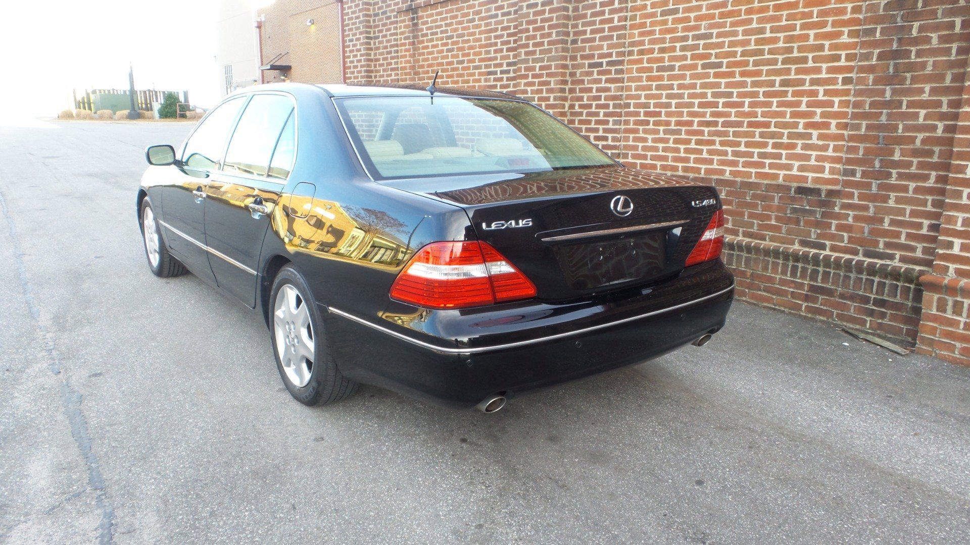 Used 2004 Lexus LS 430 RWD image 5