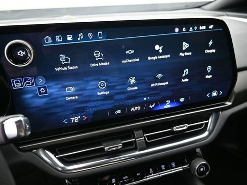 New 2026 Chevrolet Equinox EV LT w/ Midnight Package FWD image 30