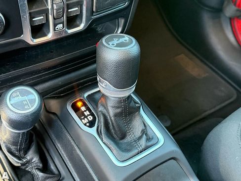Used 2020 Jeep Wrangler Unlimited Sport S AWD/4WD image 23