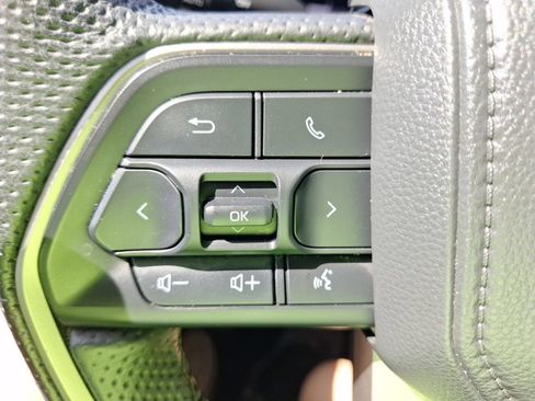 Used 2024 Toyota Tacoma TRD Off-Road AWD/4WD image 22