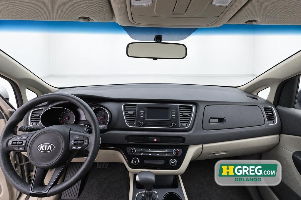 Used 2018 Kia Sedona L FWD image 15