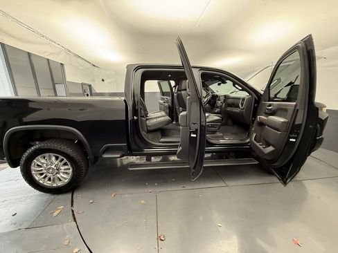 Used 2023 Chevrolet Silverado 2500 High Country w/ LPO, Hitch Package image 20