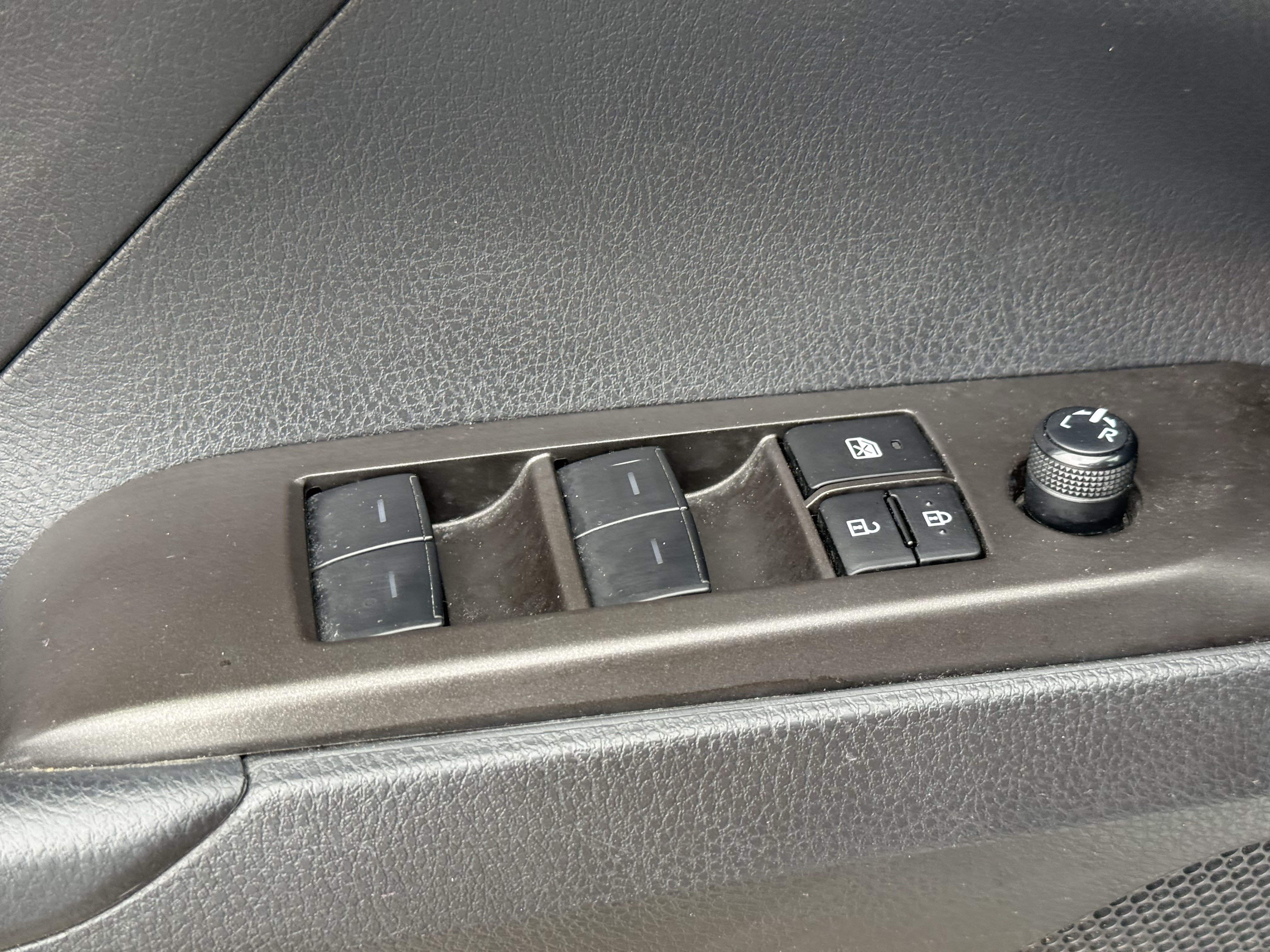 Used 2023 Toyota Camry SE FWD image 25