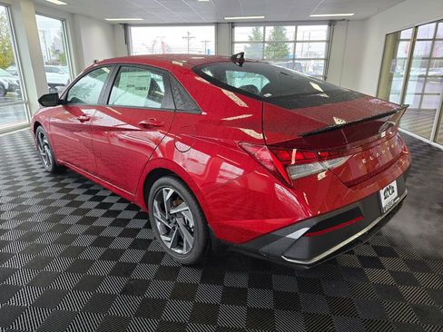 New 2025 Hyundai Elantra SEL image 6