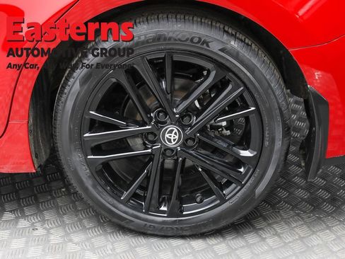 Used 2025 Toyota Camry SE w/ Convenience Package image 8