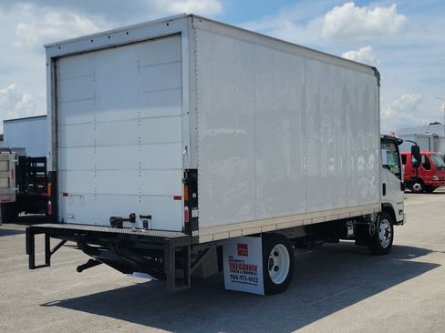 Used 2024 Isuzu NPR RWD image 3