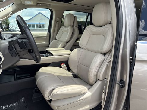 Used 2020 Lincoln Navigator L Reserve w/ Luxury Package AWD/4WD image 13