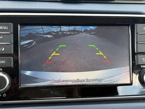 Used 2025 Nissan Versa SV FWD image 2
