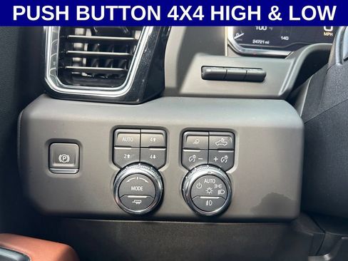 Used 2025 GMC Sierra 2500 Denali Ultimate AWD/4WD image 21
