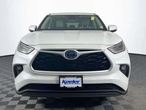 Used 2023 Toyota Highlander LE AWD/4WD image 9