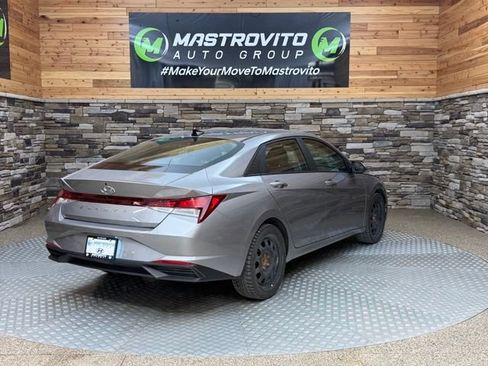 Used 2023 Hyundai Elantra SEL w/ Convenience Package FWD image 11