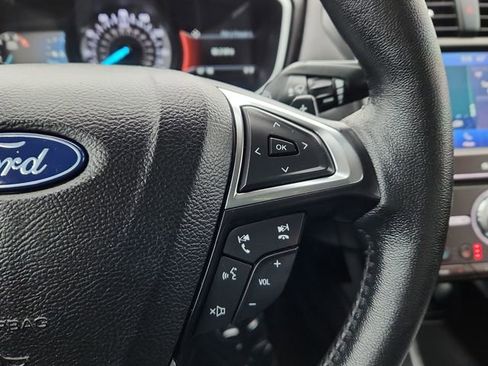 Used 2020 Ford Fusion Titanium image 38