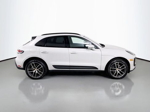 Certified 2024 Porsche Macan AWD/4WD image 8