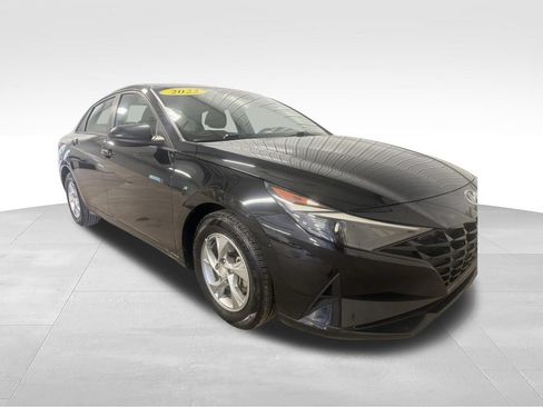 Used 2022 Hyundai Elantra SE FWD image 12