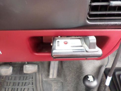 Used 1997 Ford F250 4x4 Regular Cab Heavy Duty image 33