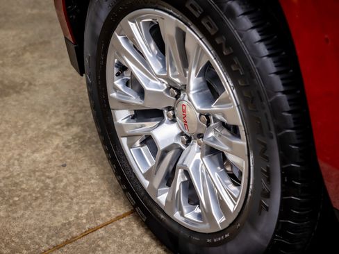 Used 2021 GMC Yukon XL Denali image 16