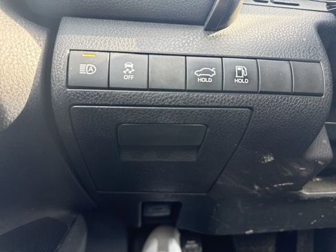 Used 2019 Toyota Camry SE image 21