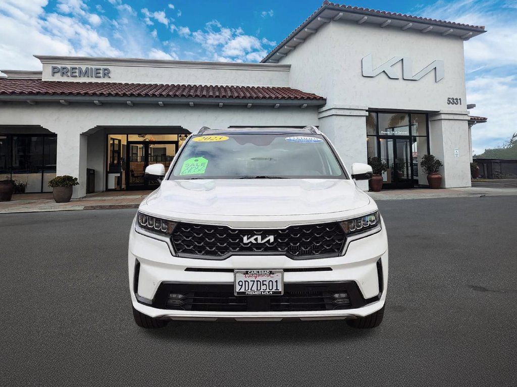 Certified 2023 Kia Sorento EX w/ Panoramic Sunroof Package AWD/4WD image 3