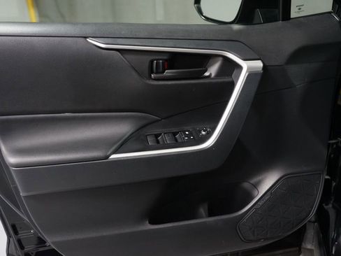 Certified 2025 Toyota RAV4 LE image 28