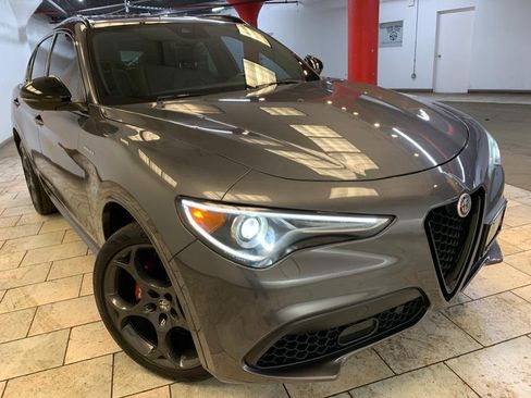 Used 2023 Alfa Romeo Stelvio Veloce AWD/4WD image 4