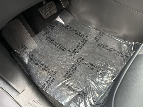 Used 2025 Honda Pilot EX-L image 17