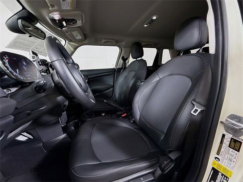 Used 2022 MINI Cooper 4-Door Hardtop image 11