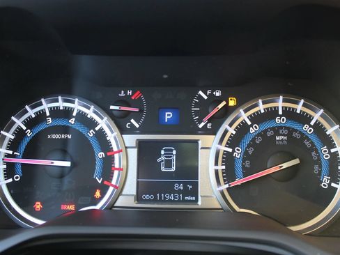 Used 2018 Toyota 4Runner SR5 Premium RWD image 25