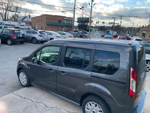 Used 2016 Ford Transit Connect XLT image 22