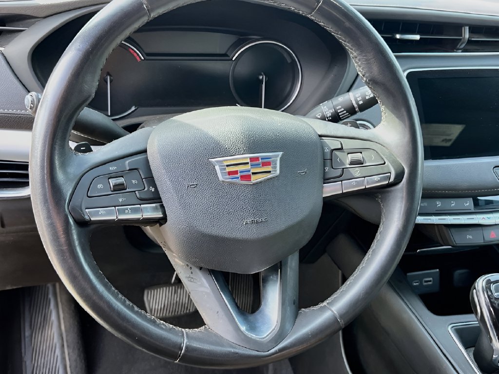 Used 2023 Cadillac XT4 Premium Luxury FWD image 11