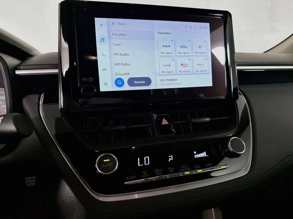 Used 2024 Toyota Corolla Cross LE FWD image 19