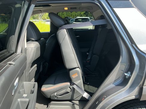 Certified 2025 Nissan Pathfinder Platinum w/ Cargo Package AWD/4WD image 28