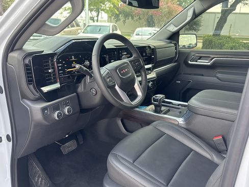 Used 2026 GMC Sierra 1500 SLT RWD image 5