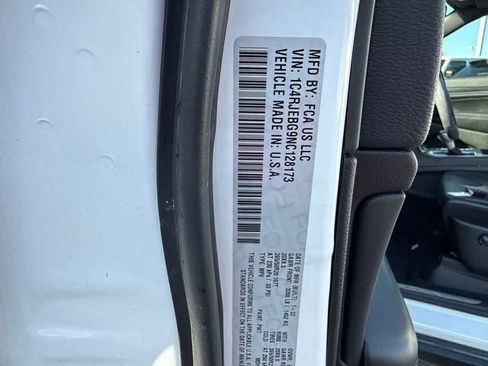 Used 2022 Jeep Grand Cherokee Limited w/ Tech Group RWD image 19