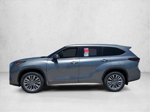 New 2026 Toyota Highlander Platinum AWD/4WD image 5