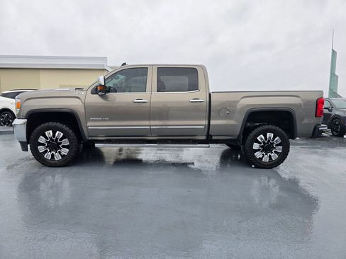 Used 2017 GMC Sierra 2500 SLT w/ Duramax Plus Package image 6