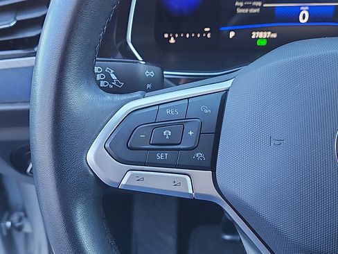 Certified 2023 Volkswagen Jetta SE w/ Panoramic Sunroof Package image 16